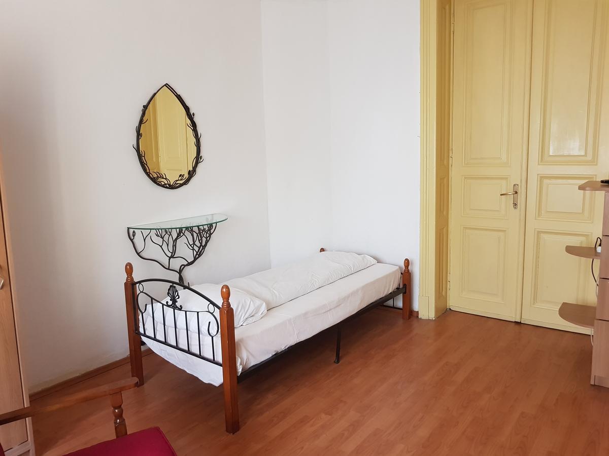 크라이오바 Casa Boiereasca 호스텔 외부 사진