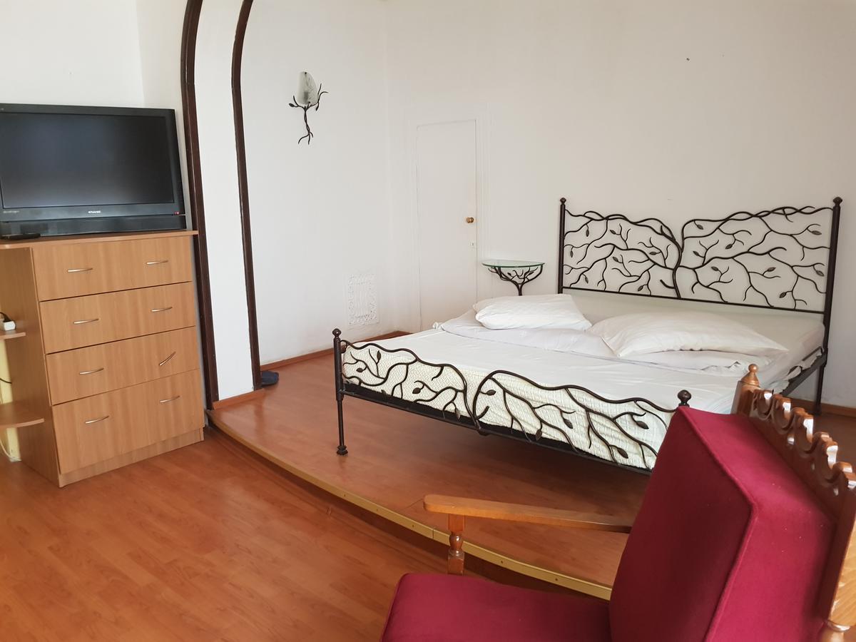 크라이오바 Casa Boiereasca 호스텔 외부 사진
